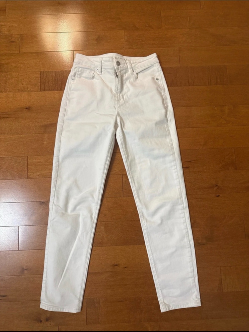American Eagle Outfitters White High-Rise Slim Jeans